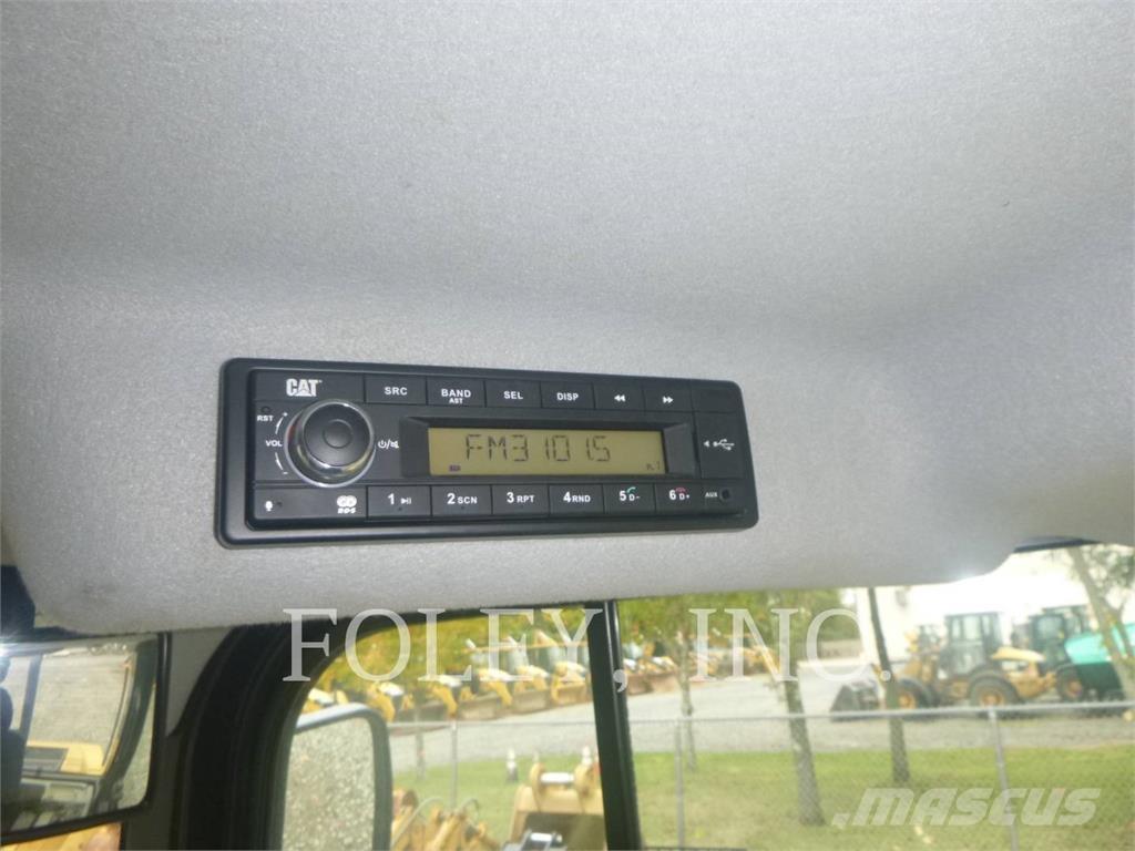 CAT 908M Ładowarki kołowe