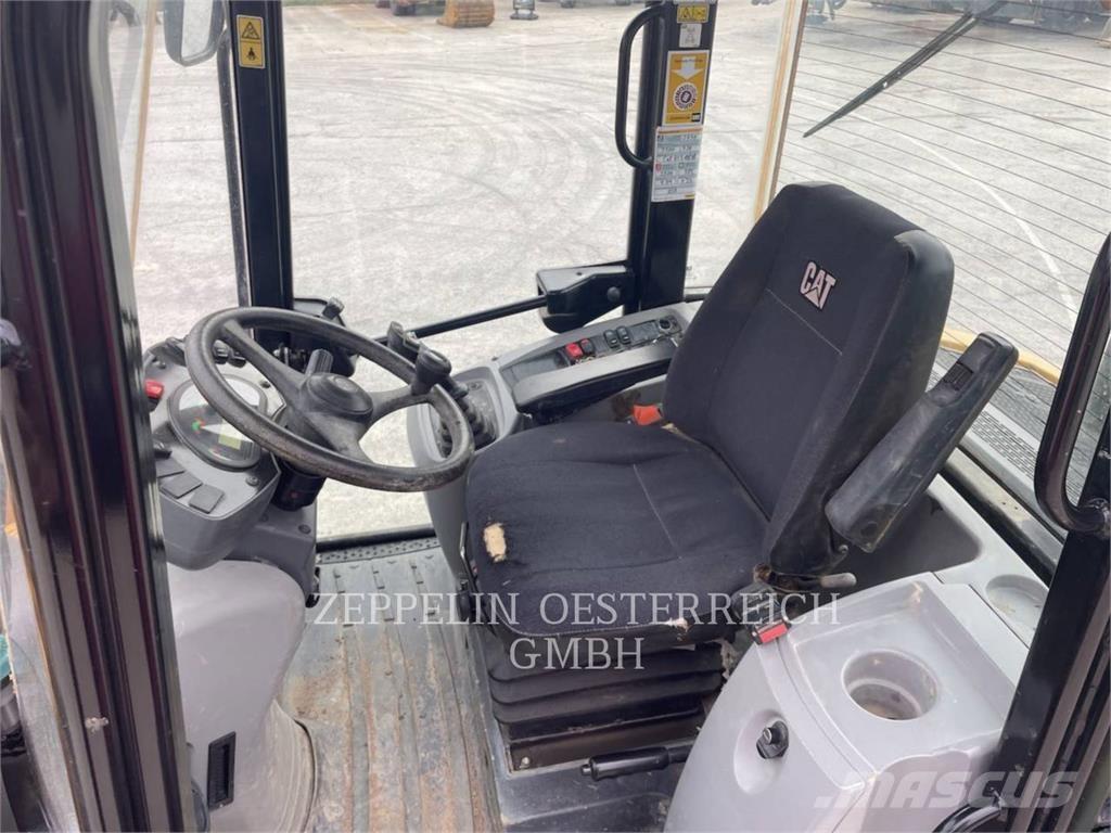 CAT 908M Ładowarki kołowe