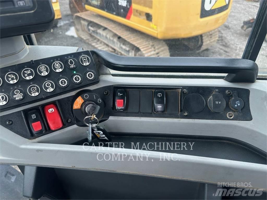 CAT 926M Ładowarki kołowe