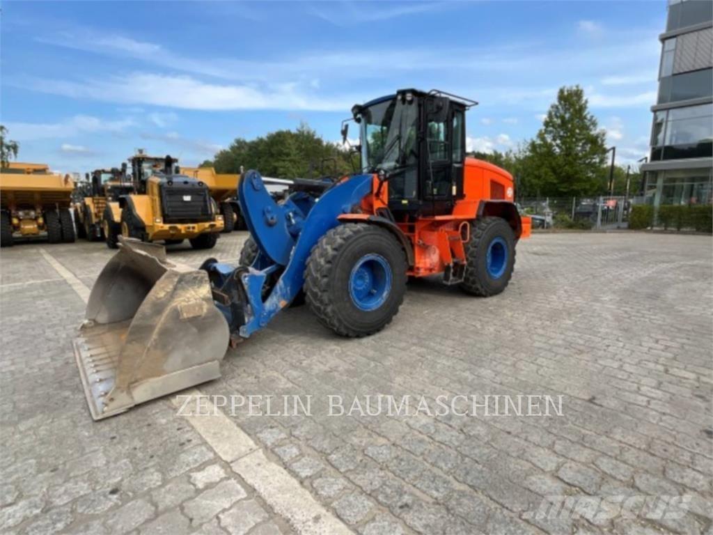 CAT 926M Ładowarki kołowe