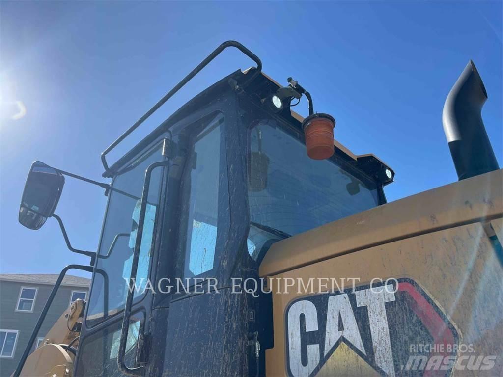 CAT 930 Ładowarki kołowe