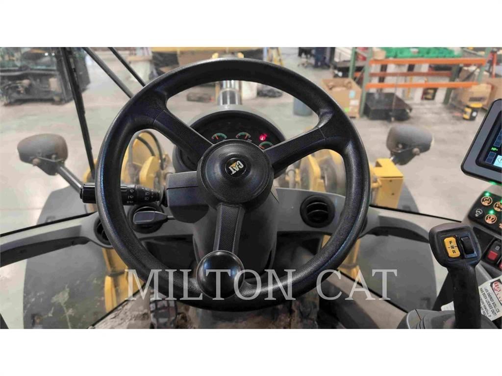 CAT 930M Ładowarki kołowe