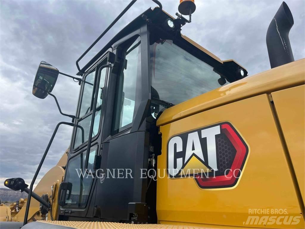 CAT 930M Ładowarki kołowe