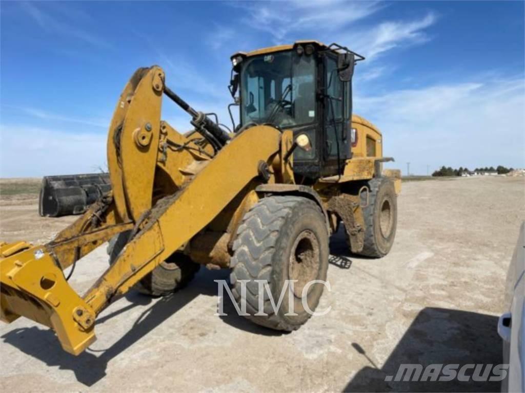 CAT 930M Ładowarki kołowe