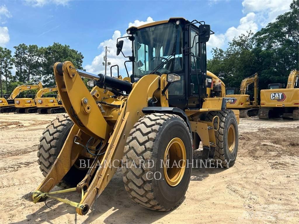 CAT 930M Ładowarki kołowe