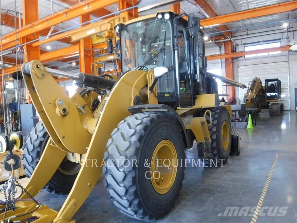 CAT 930M Ładowarki kołowe