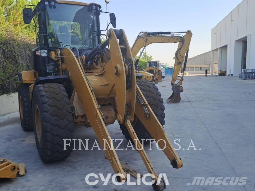 CAT 930M Ładowarki kołowe