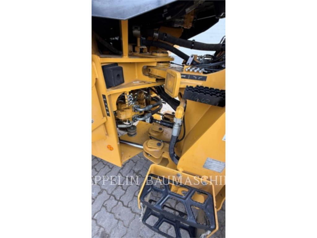 CAT 930M Ładowarki kołowe