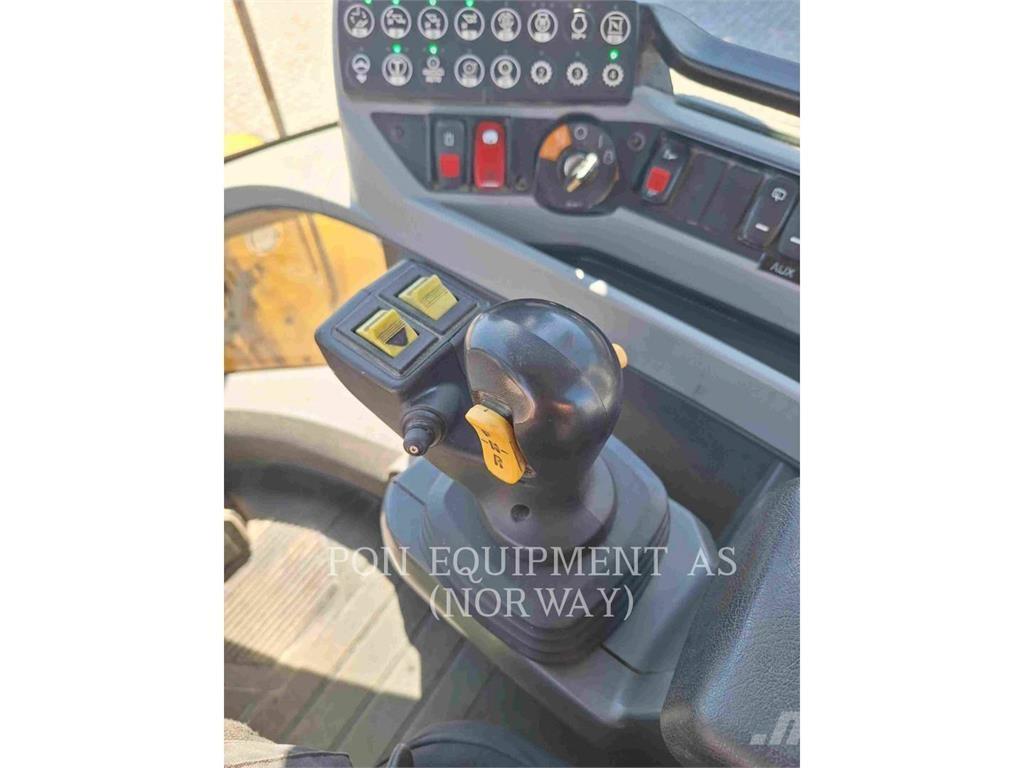 CAT 930M Ładowarki kołowe