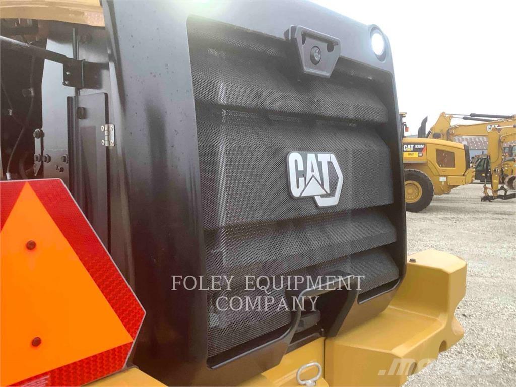 CAT 930M Ładowarki kołowe