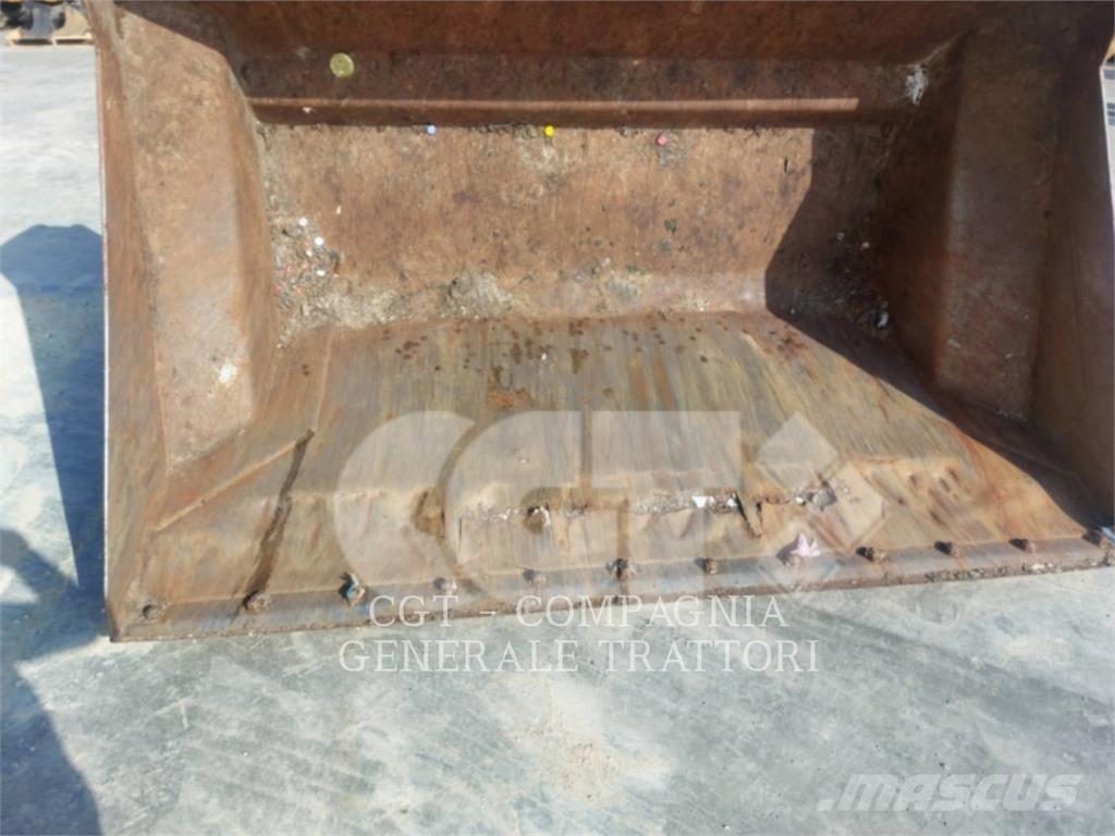 CAT 930M Ładowarki kołowe