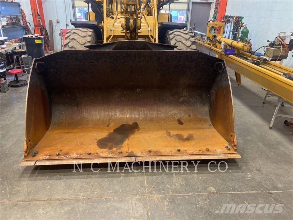 CAT 930M Ładowarki kołowe