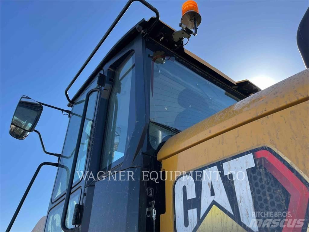 CAT 938 Ładowarki kołowe