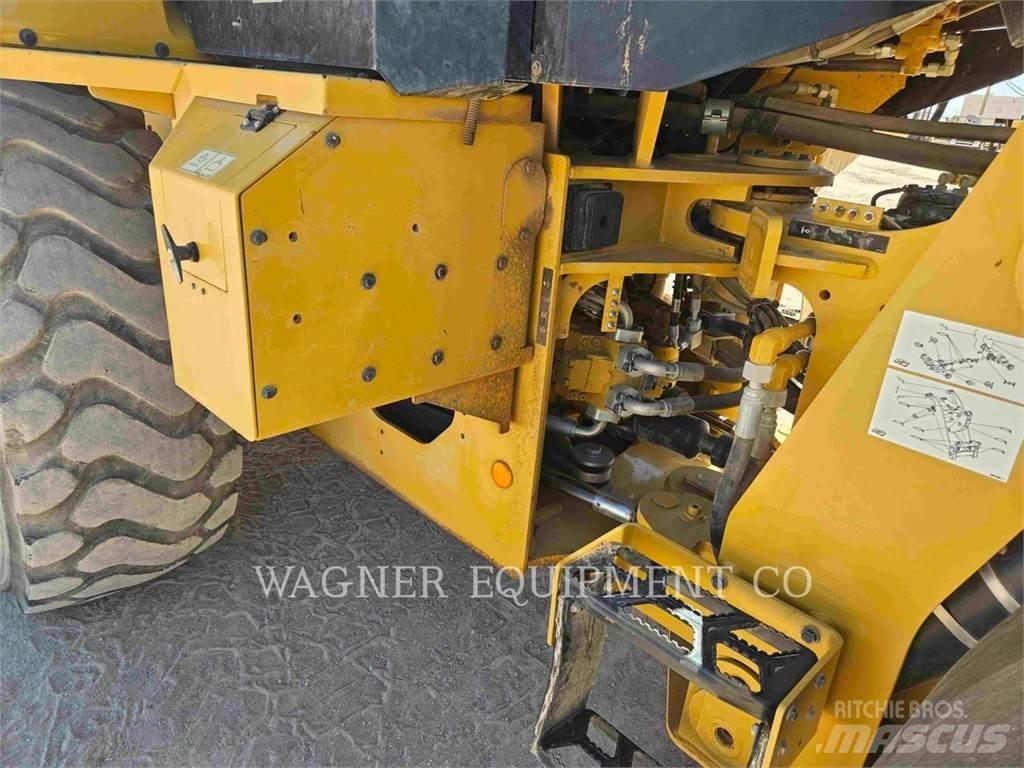 CAT 938M Ładowarki kołowe