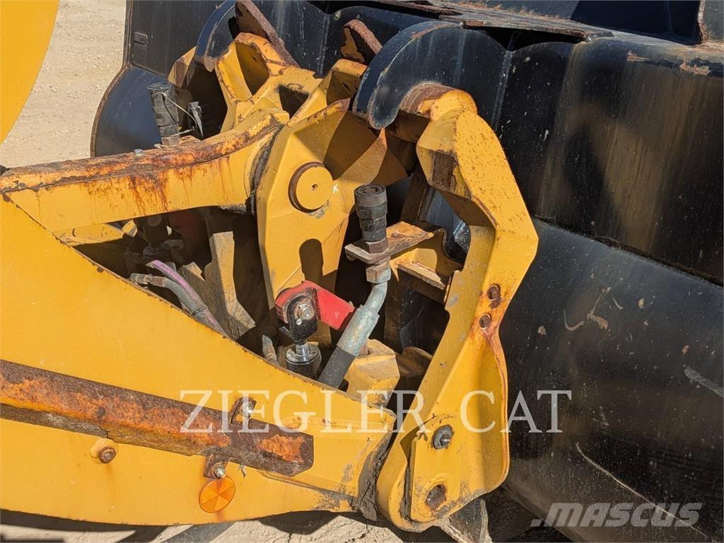 CAT 938M Ładowarki kołowe