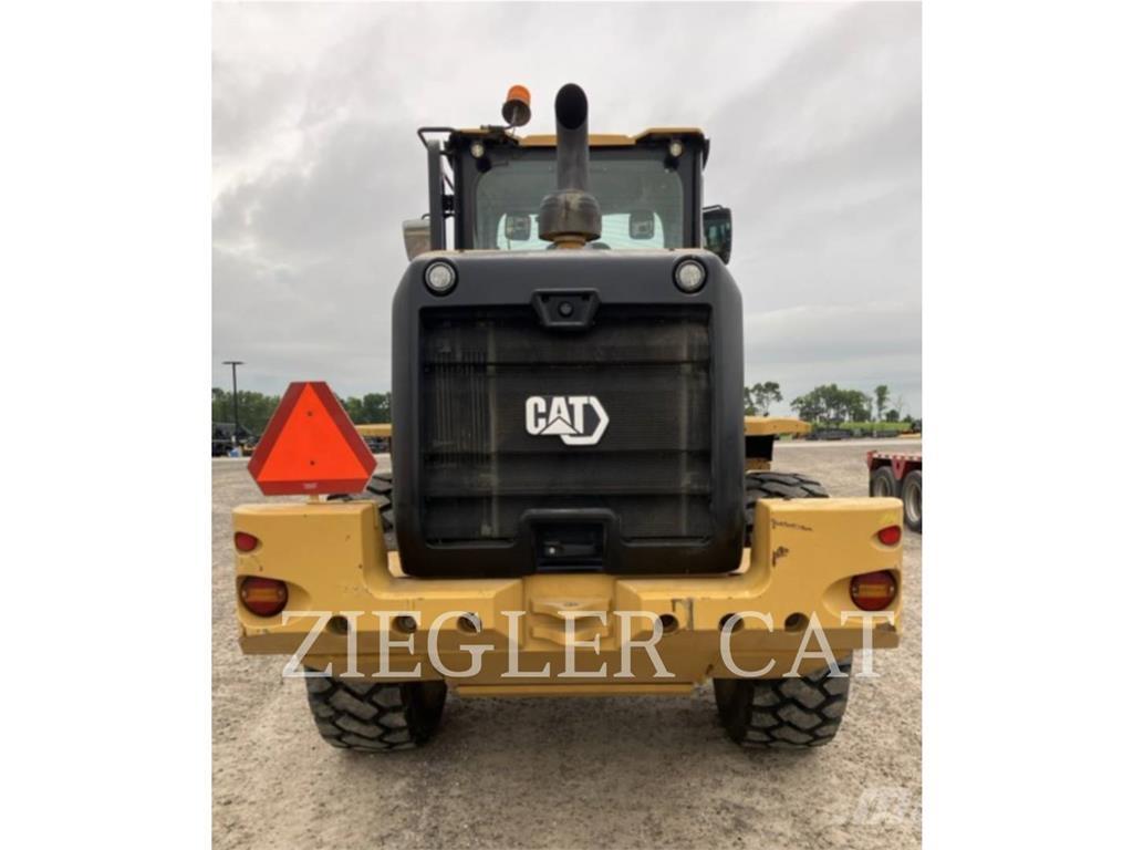 CAT 938M Ładowarki kołowe