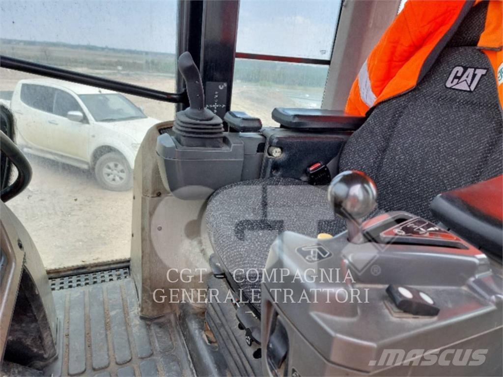 CAT 963D Ładowarki gąsienicowe