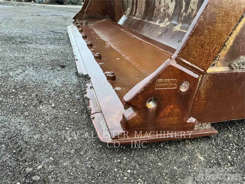 CAT 966M Ładowarki kołowe