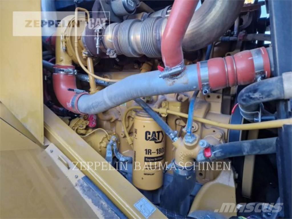 CAT 966M Ładowarki kołowe