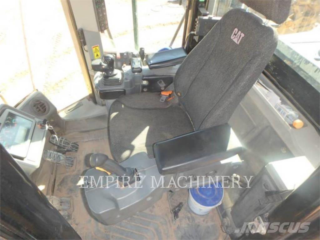 CAT 966M Ładowarki kołowe