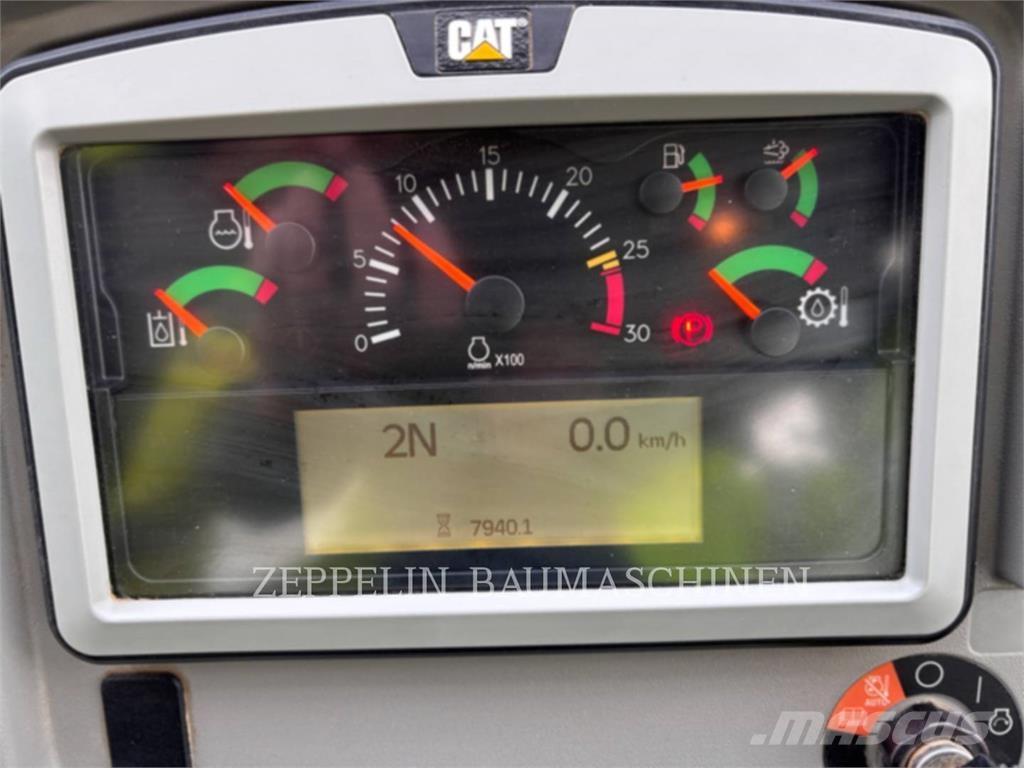 CAT 966M Ładowarki kołowe