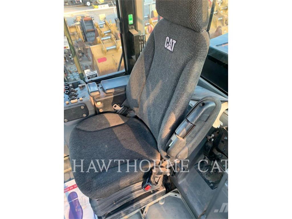 CAT 966M Ładowarki kołowe