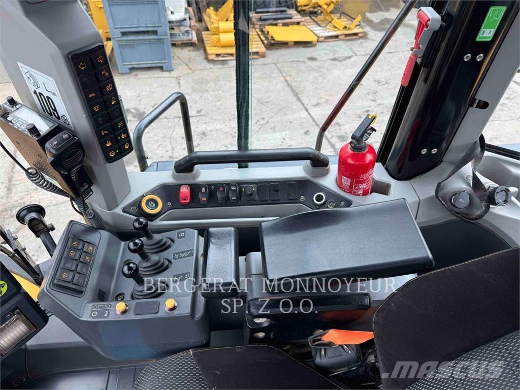 CAT 980 Ładowarki kołowe