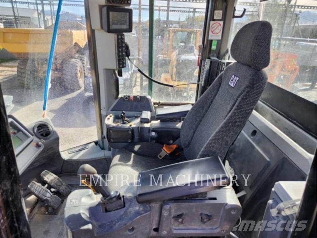 CAT 980M Ładowarki kołowe