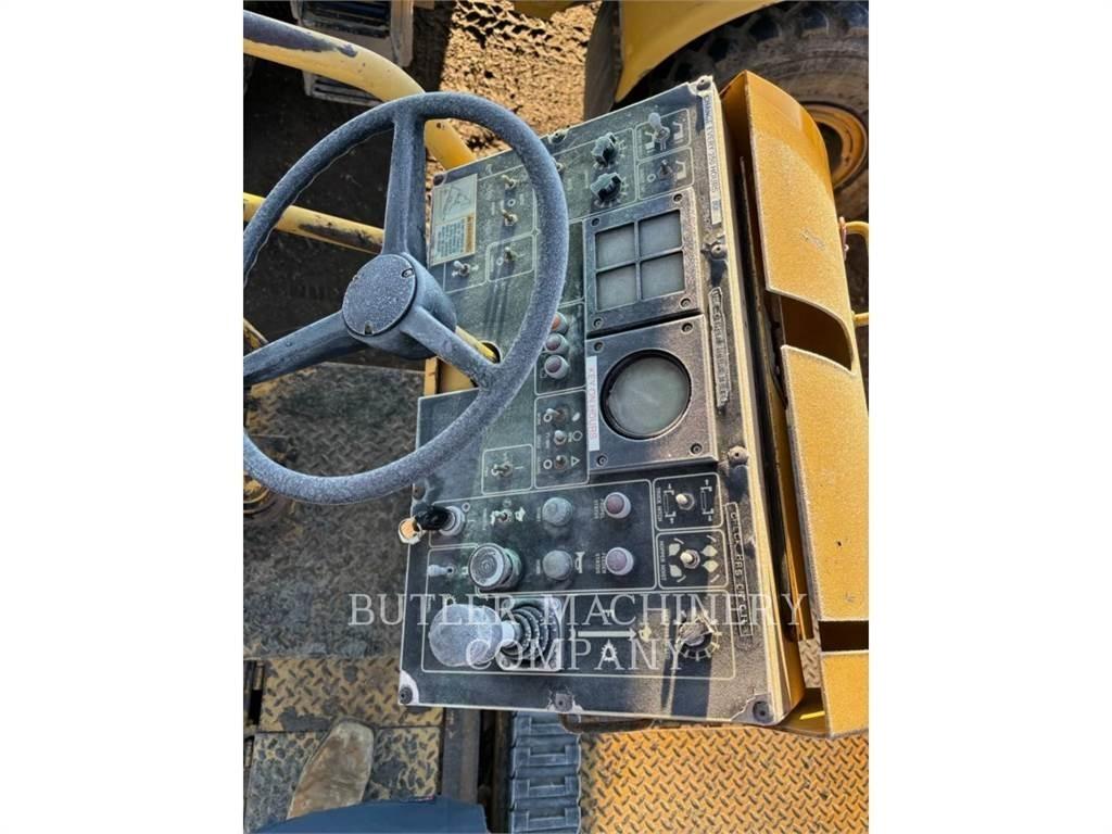 CAT AP-1000B Rozściełacze do asfaltu