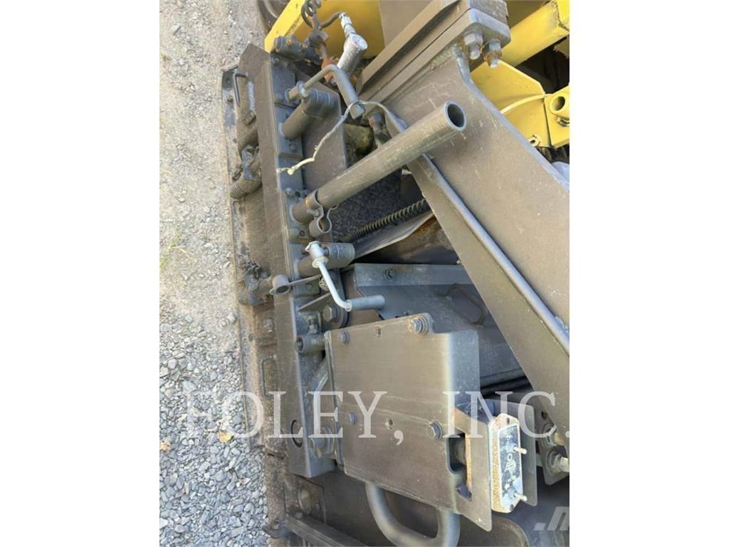 CAT AP-1055D Rozściełacze do asfaltu