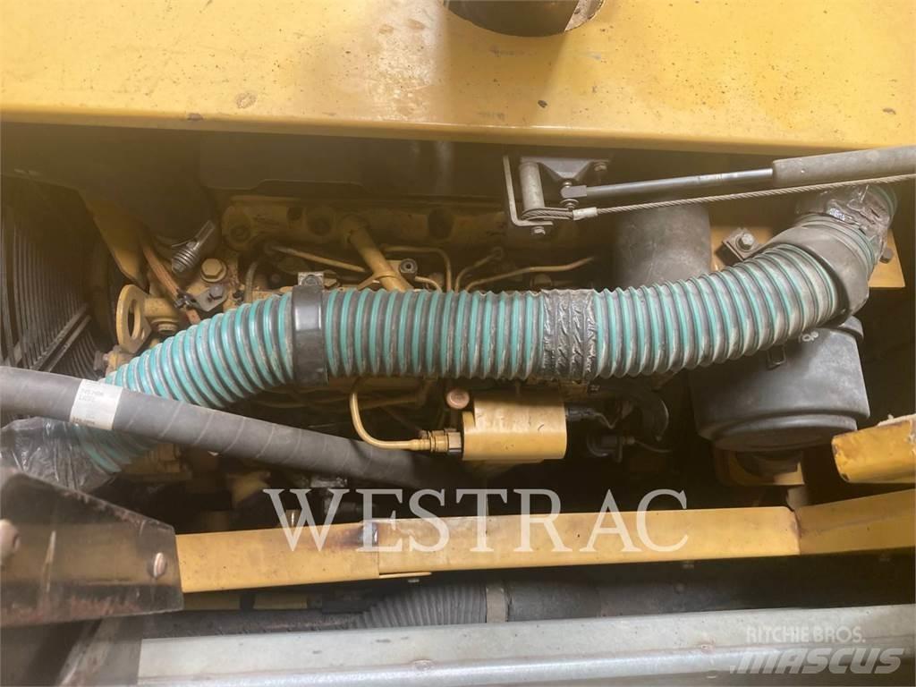 CAT AP-300 Rozściełacze do asfaltu