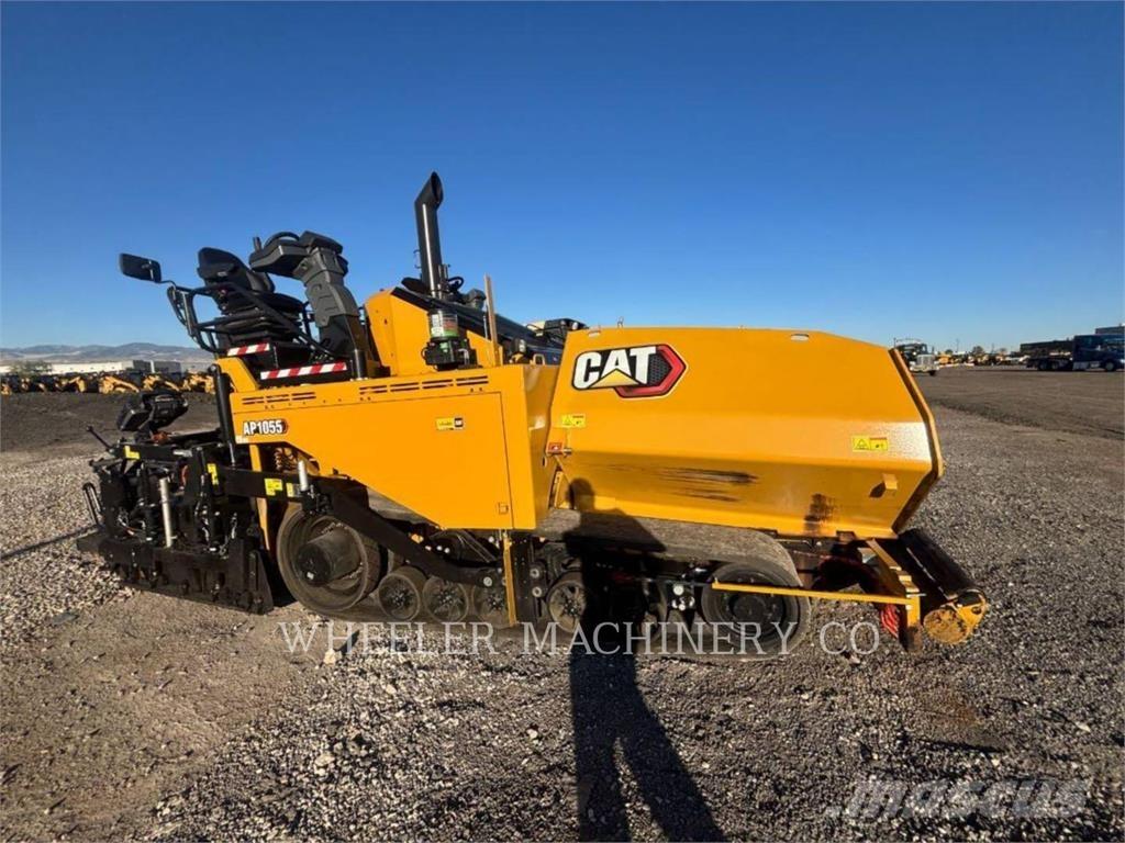 CAT AP1055 Rozściełacze do asfaltu