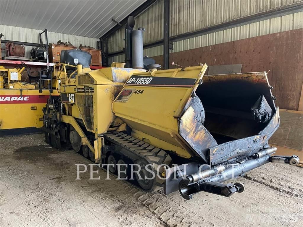 CAT AP1055D Rozściełacze do asfaltu