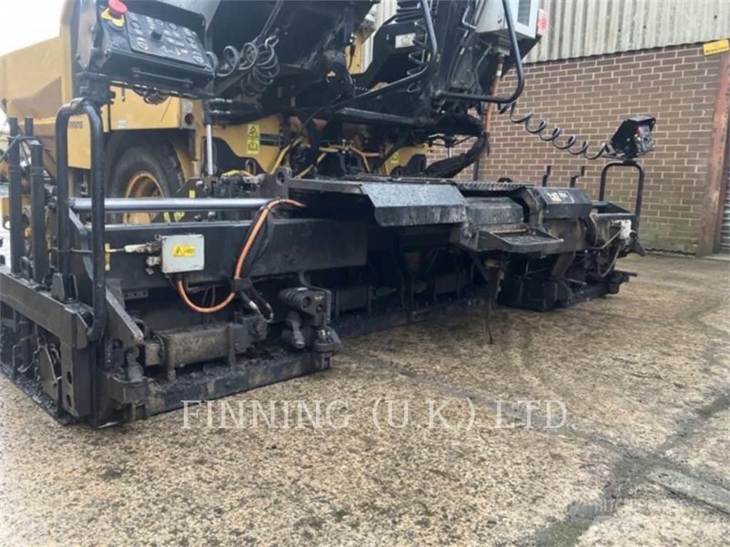 CAT AP300F Rozściełacze do asfaltu