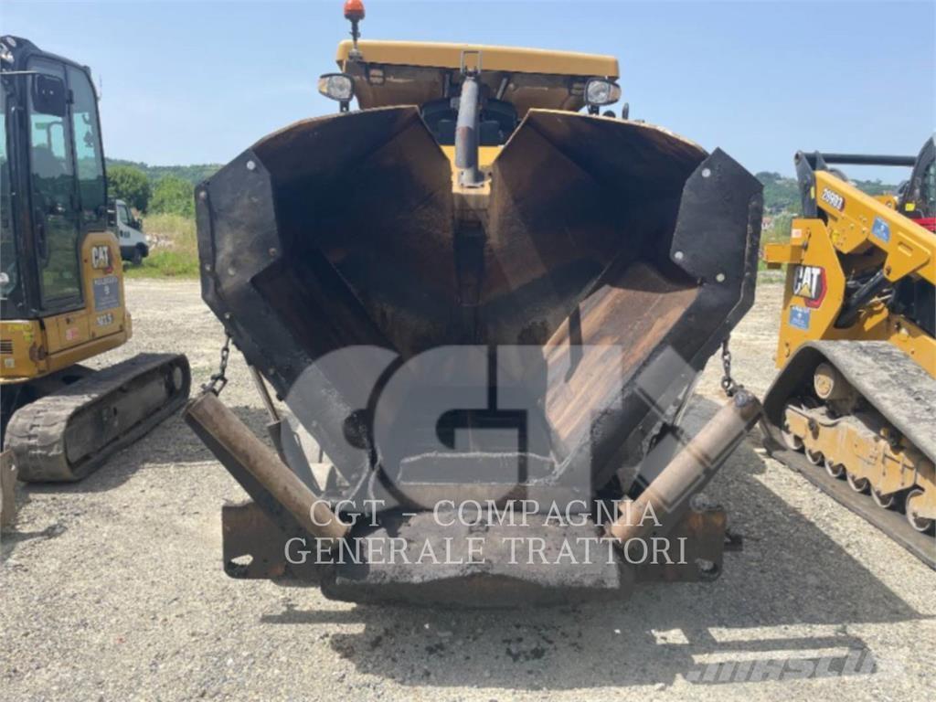 CAT AP300F Rozściełacze do asfaltu