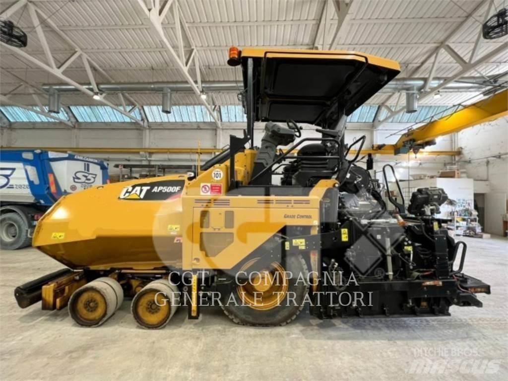 CAT AP500F Rozściełacze do asfaltu
