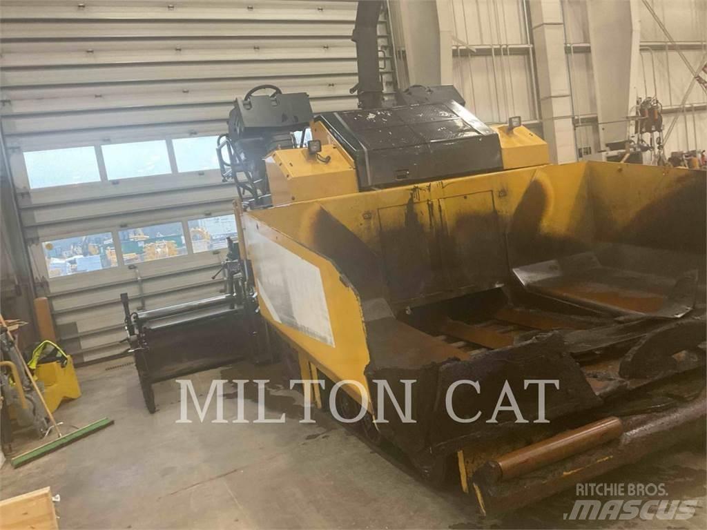 CAT AP555E Rozściełacze do asfaltu