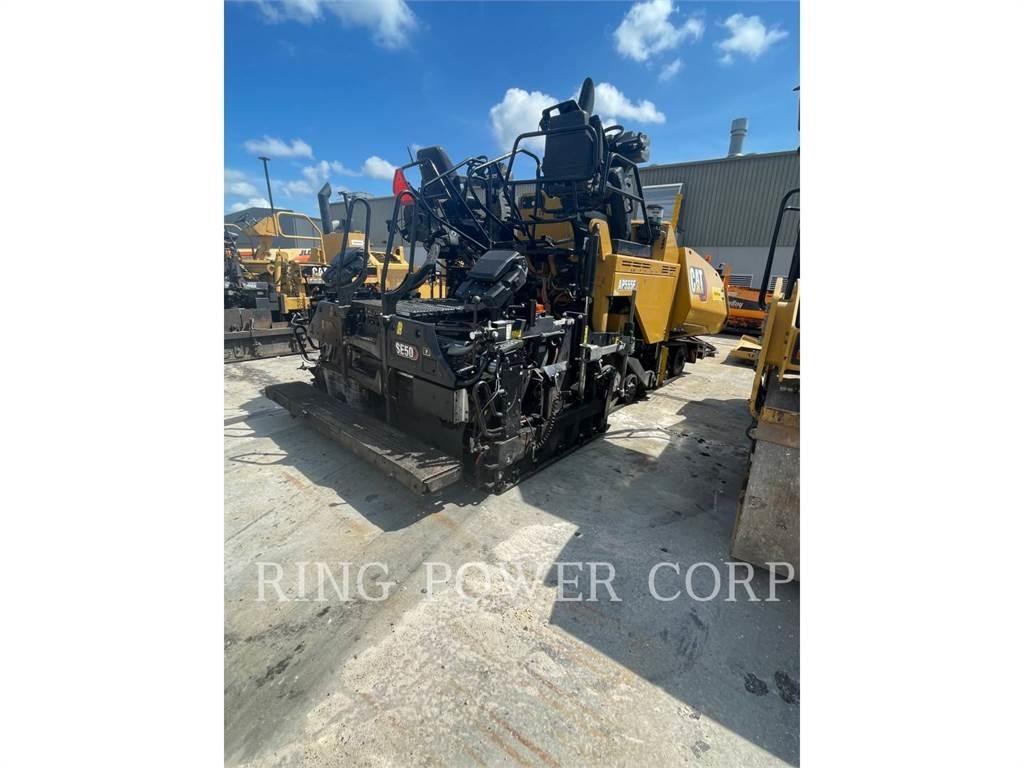 CAT AP555F Recyklery do asfaltu