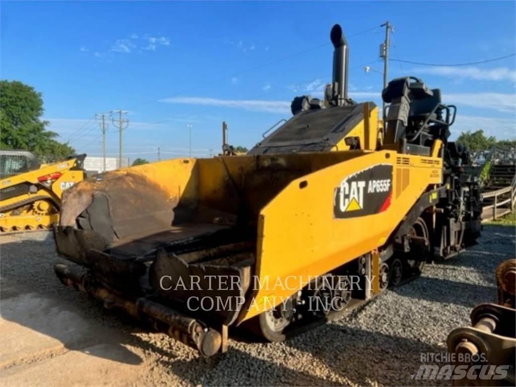 CAT AP655F Rozściełacze do asfaltu