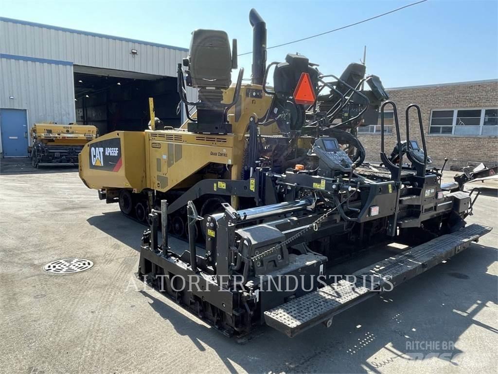 CAT AP655F Rozściełacze do asfaltu