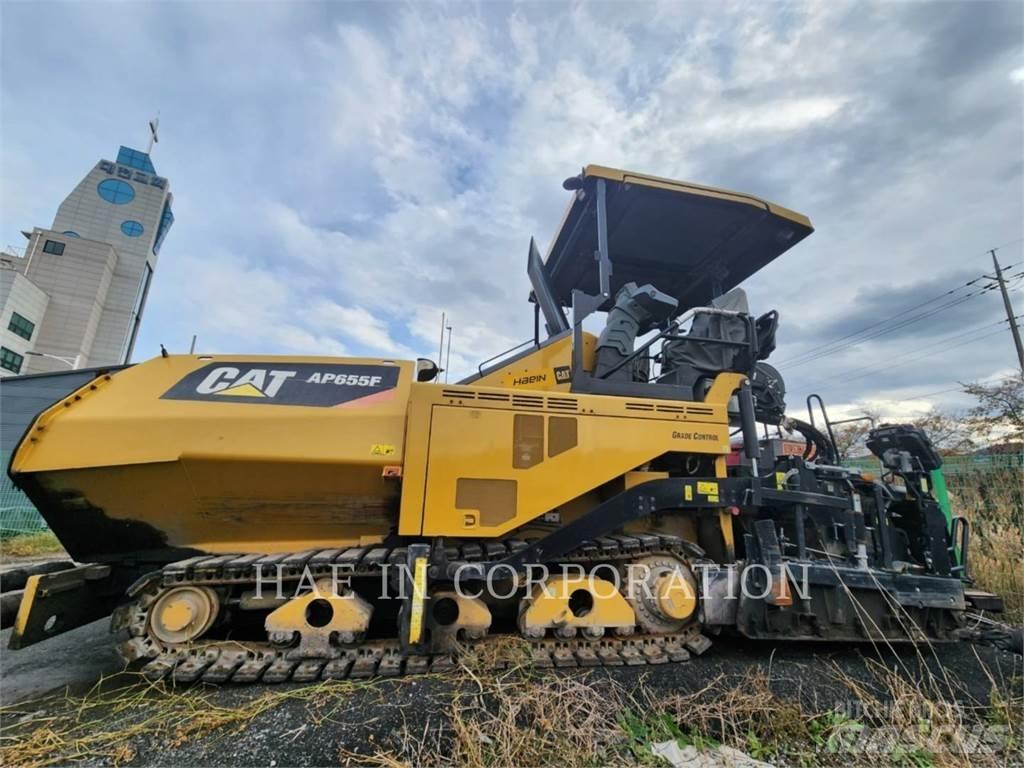 CAT AP655F Rozściełacze do asfaltu