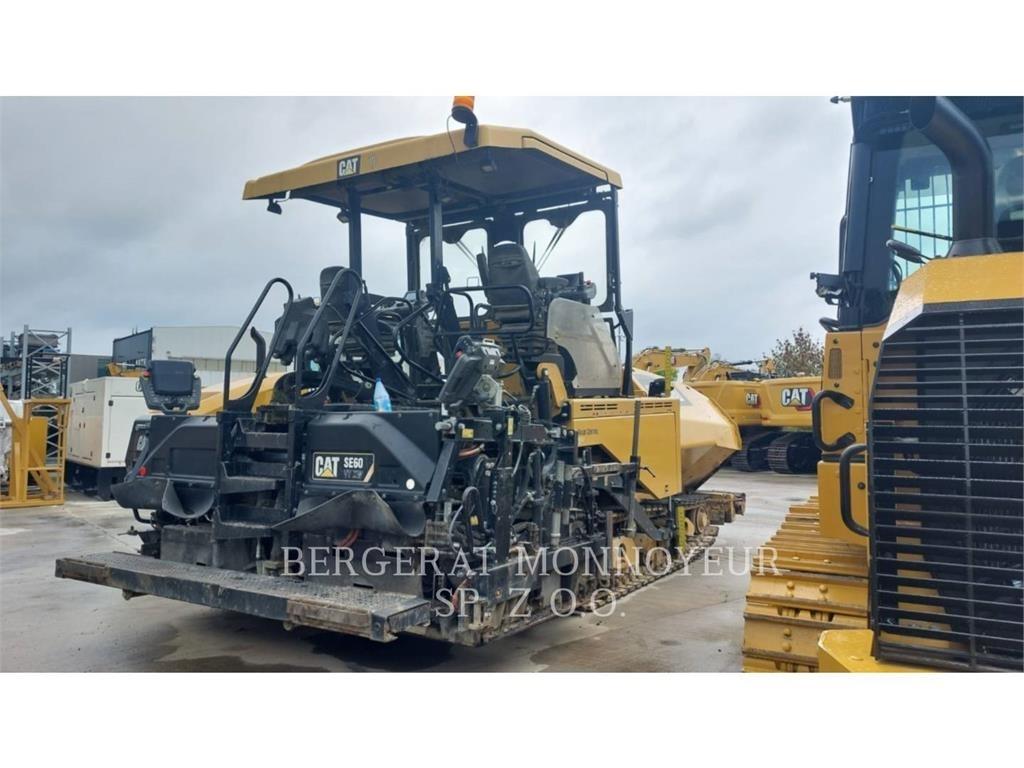 CAT AP655F Rozściełacze do asfaltu