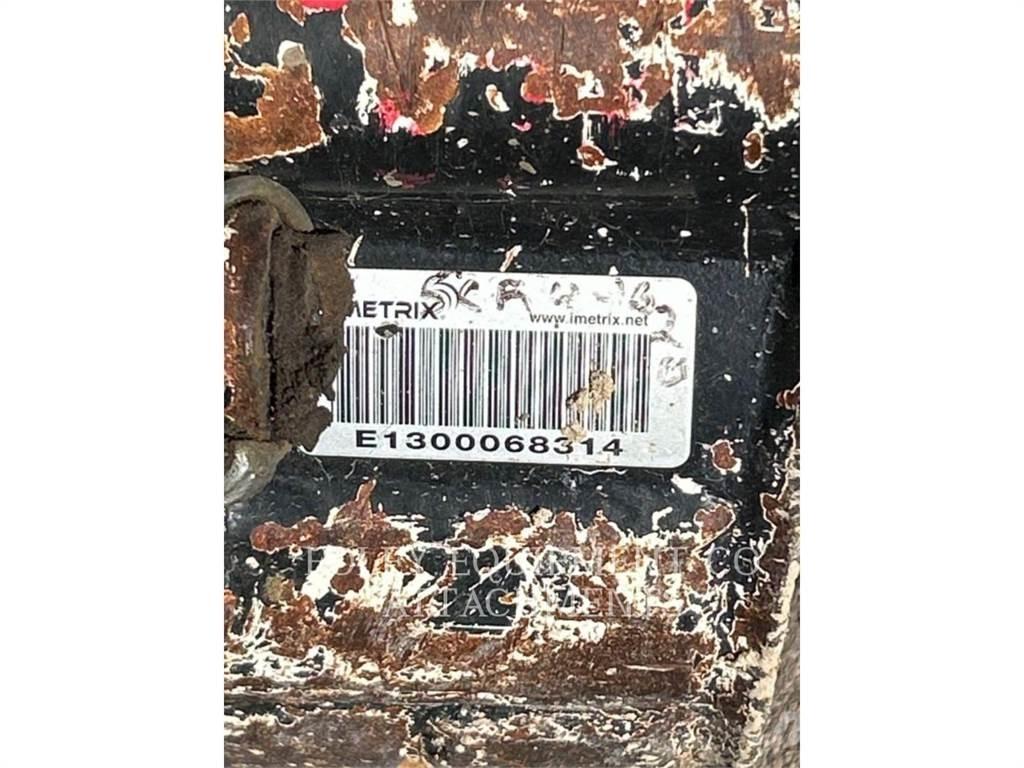 CAT BK300P15 Koparki gąsienicowe