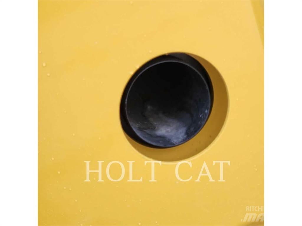 CAT CB15 Ładowarki kołowe