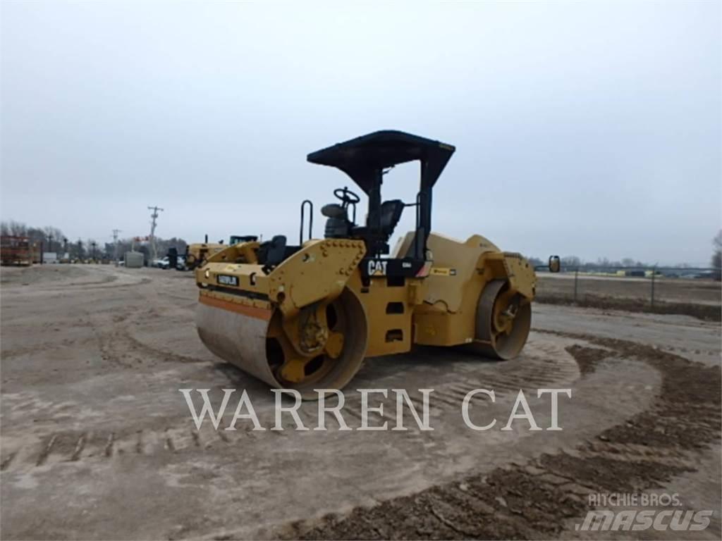 CAT CB64 Rozściełacze do asfaltu