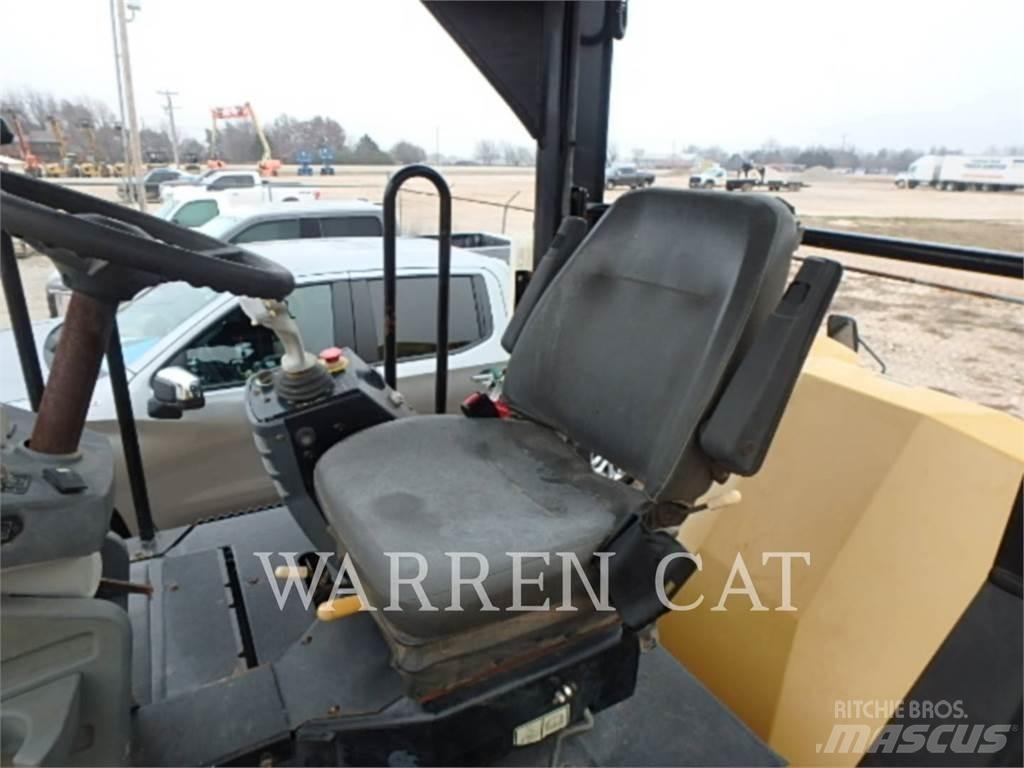 CAT CB64 Rozściełacze do asfaltu