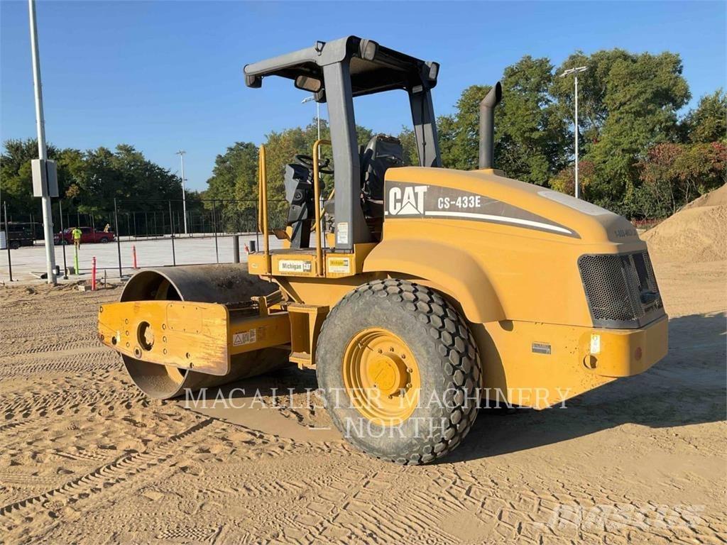 CAT CS433E Walce jednobębnowe
