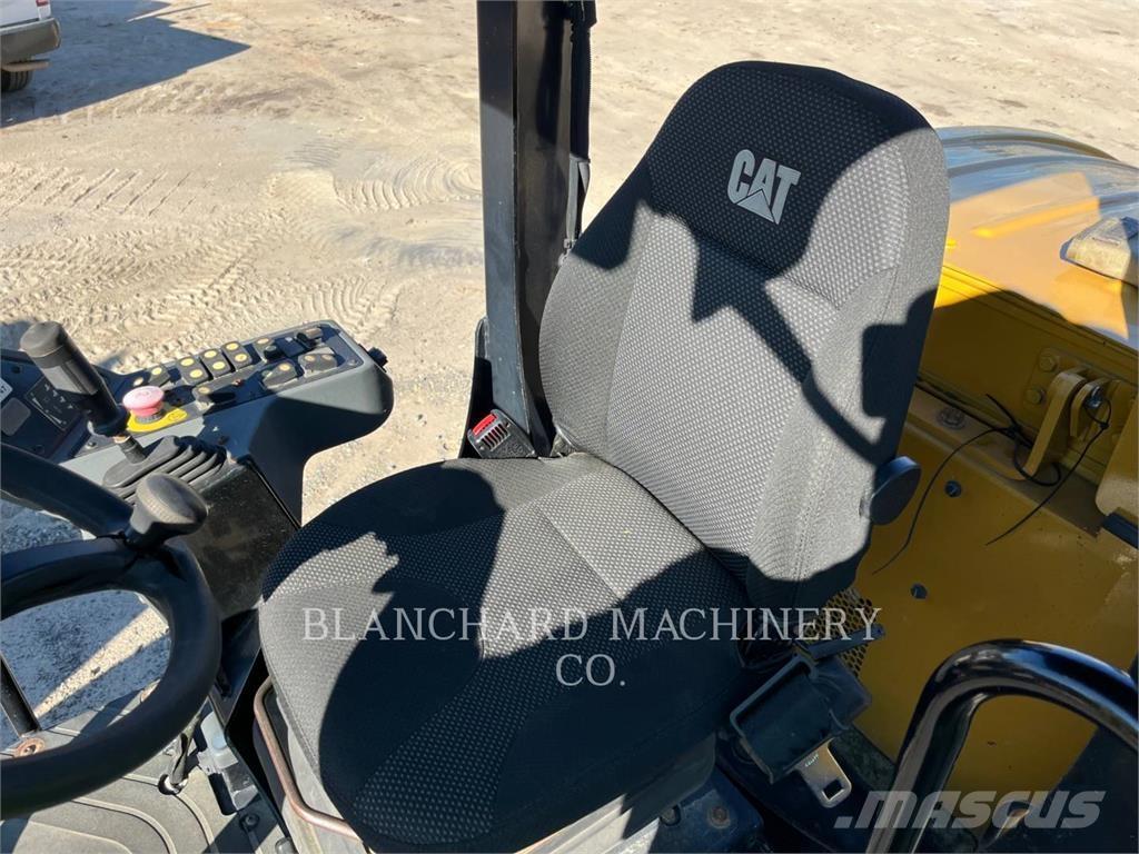 CAT CS44B Walce jednobębnowe