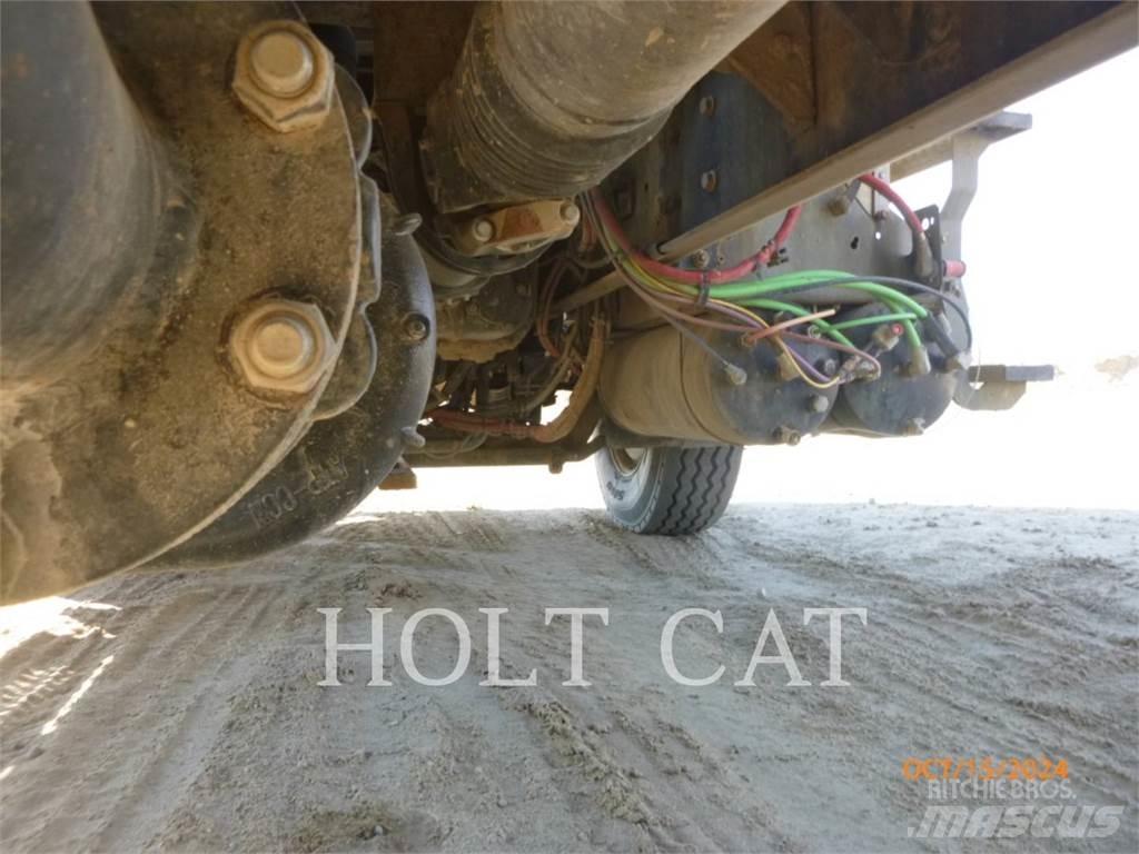 CAT CT660S SBA 6X4 Cysterna