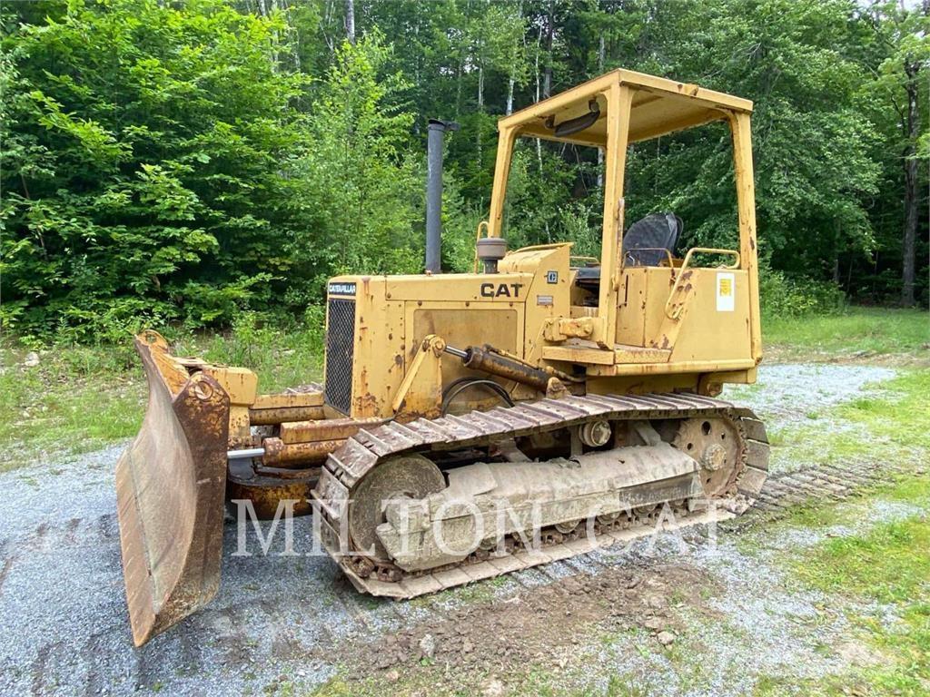 CAT D3B Spycharki gąsienicowe